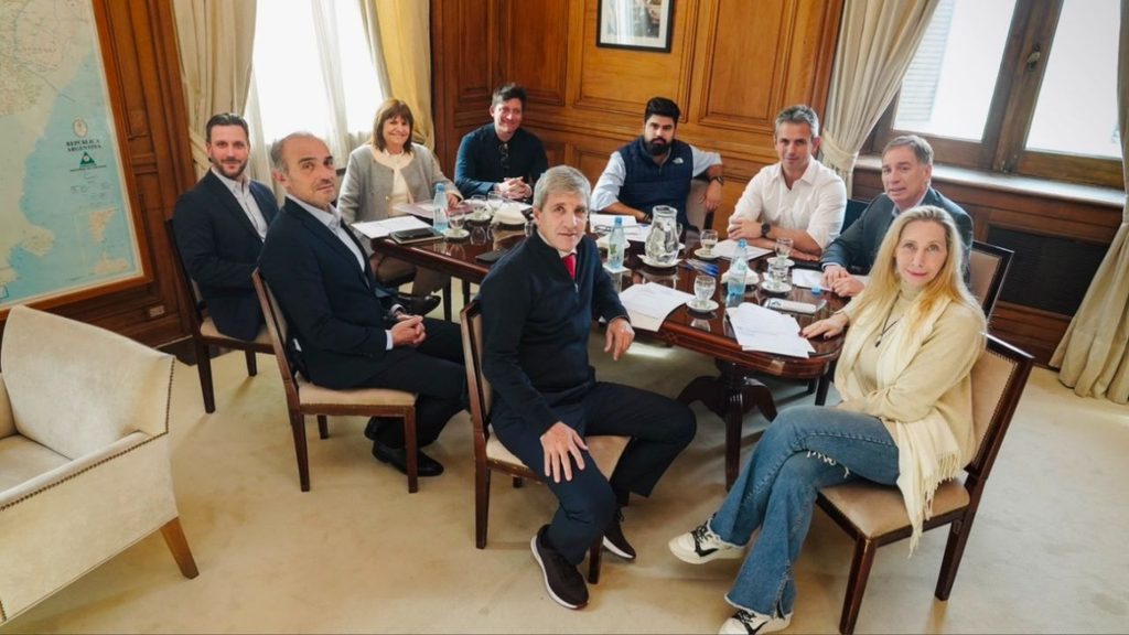 La mesa política del Gobierno se reunirá esta tarde analiza cómo flexibilizar la reforma electoral para sumar aliados y destrabar el futuro de las PASO.