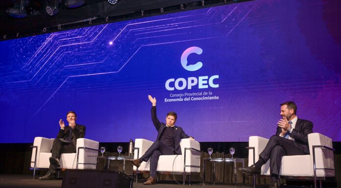 Kicillof oficializó el Consejo de la Economía del Conocimiento: “Argentina atraviesa una fuga de cerebros” Axel Kicillof lanzó oficialmente el Consejo de la Economía del Conocimiento junto a su titular, Ariel Sujarchuk, y el ministro Augusto Costa.