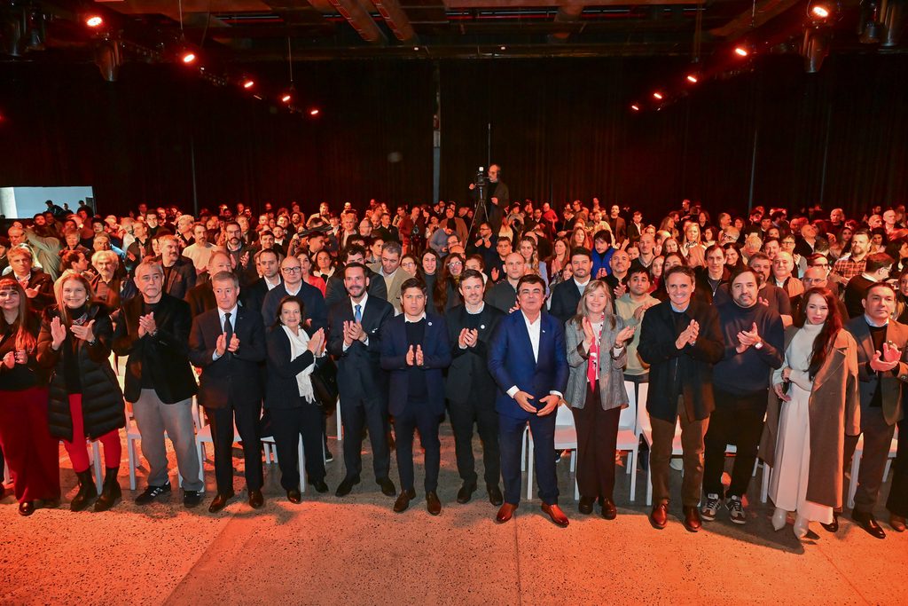 Axel Kicillof presentó oficialmente el Consejo de la Economía del Conocimiento junto a su titular, el intendente de Escobar, Ariel Sujarchuk. 