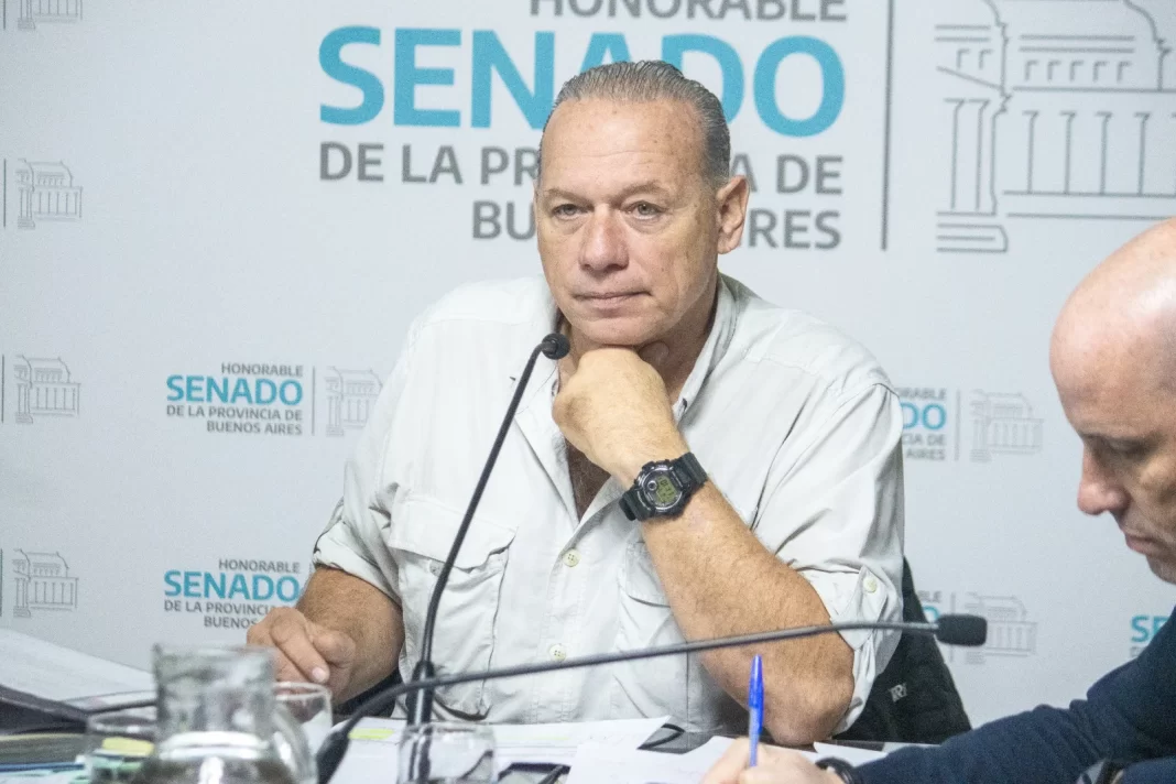 El senador bonaerense Sergio Berni promueve una ley para ponerle un tope a los descuentos sobre los salarios de los estatales bonaerenses.