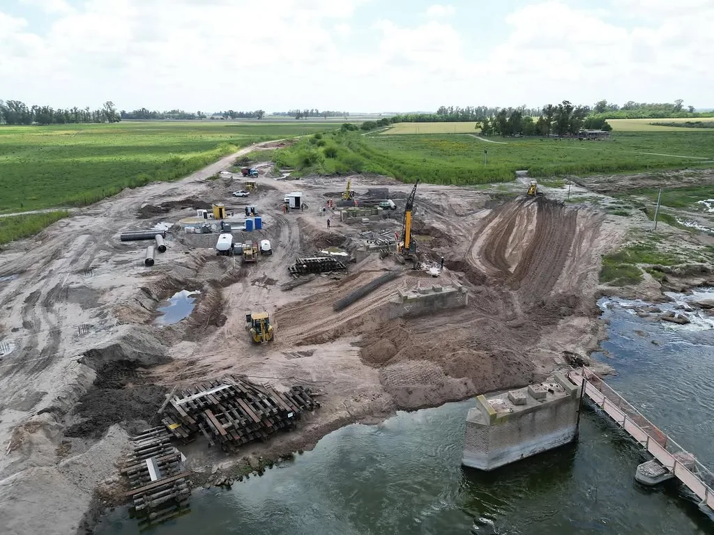 Los municipios y productores que cuentan con obras propias en el Río Salado deberán presentar ante el Comité de Cuenca para que sean debidamente autorizadas. 