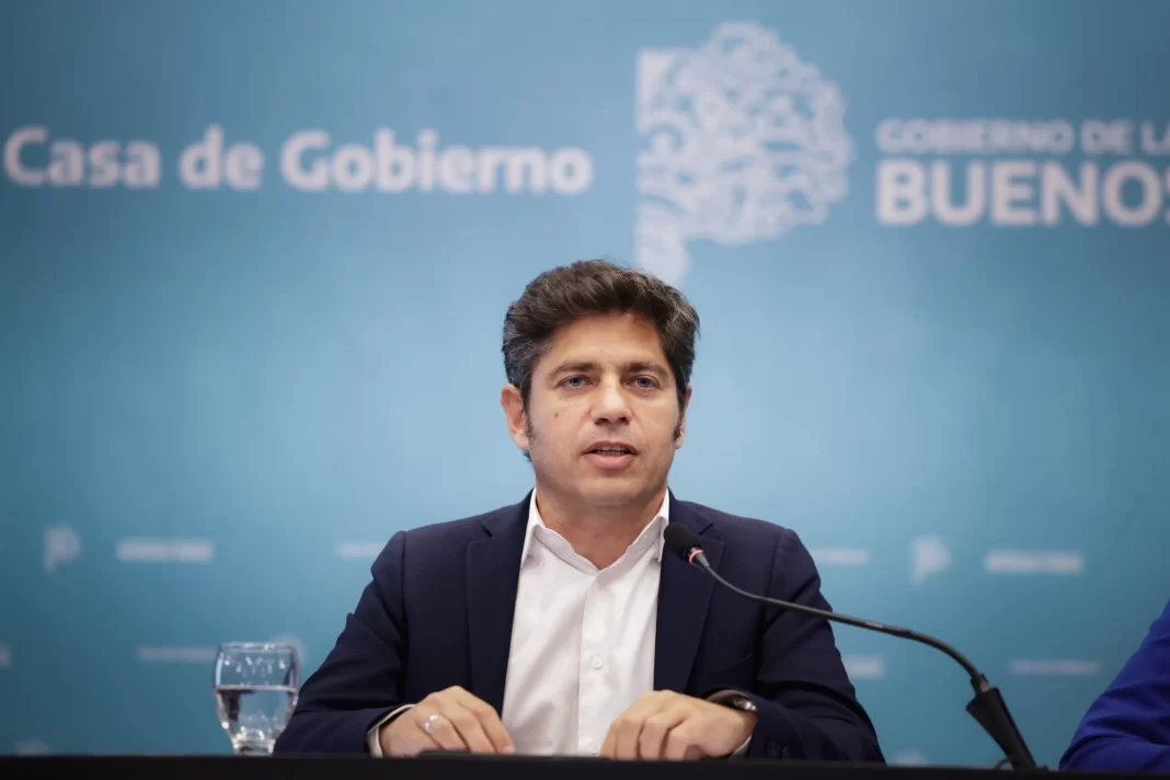 Axel Kicillof y Juan Martín Mena desmintieron que la funcionaria judicial detenida por presunta estafa fuera parte del Ejecutivo bonaerense.