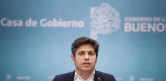 Axel Kicillof y Juan Martín Mena desmintieron que la funcionaria judicial detenida por presunta estafa fuera parte del Ejecutivo bonaerense.