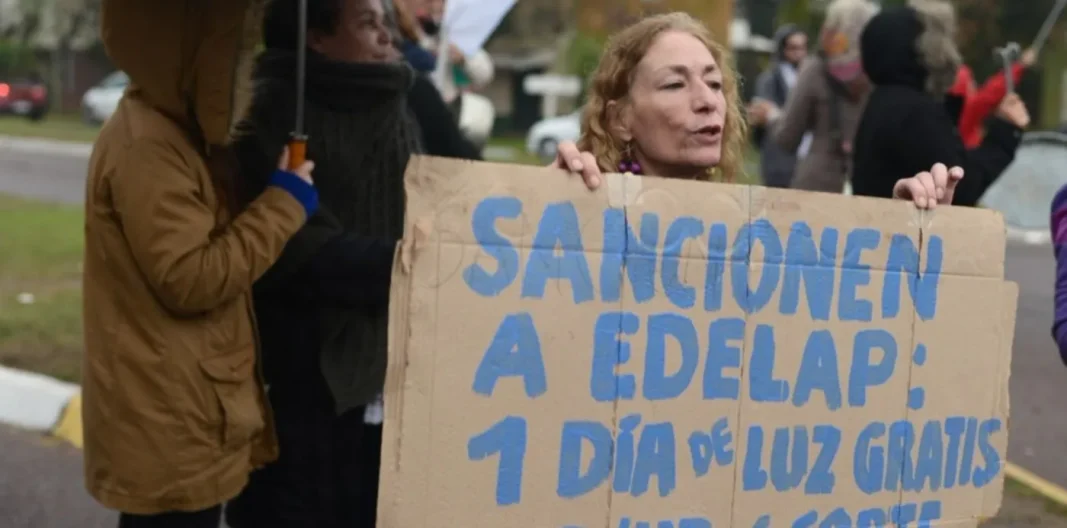 OCEBA ordenó a Edelap compensar a los afectados por el apagón en La Plata y avanzó con una investigación sobre el incendio en Tolosa.