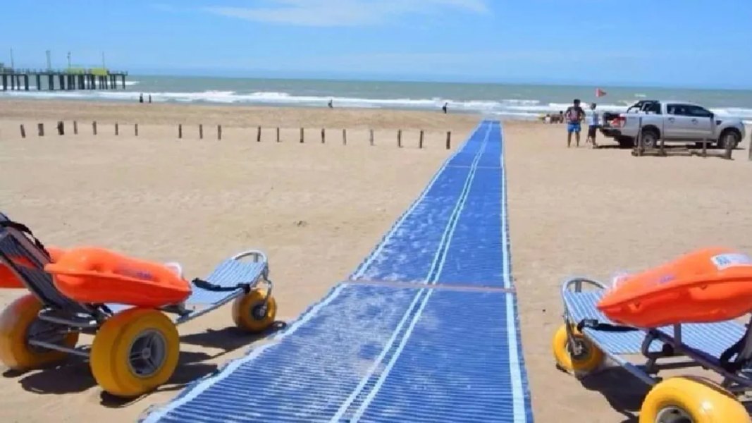 El diputado Juan Malpeli presentó una ley de playas accesibles para garantizar dispositivos de asistencia para el ingreso a la arena y al agua.