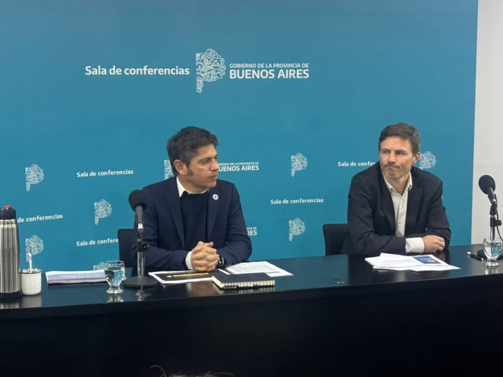 El gobernador bonaerense, Axel Kicillof, culpó a las billeteras virtuales por el endeudamiento familiar. “Cobran precios diferentes según la capacidad de pago”, afirmó.