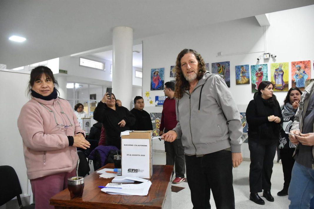 Oscar de Isasi renovó su mandato al frente de la CTA Autónoma bonaerense y anticipó un plan de lucha contra Milei con un paro nacional.