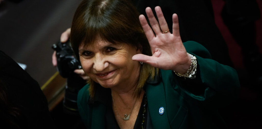 La jefa de la bancada libertaria en el Senado nacional, Patricia Bullrich, salió a diferenciarse de la narrativa oficial y reconoció que algunos sectores “están pasando un momento difícil”.