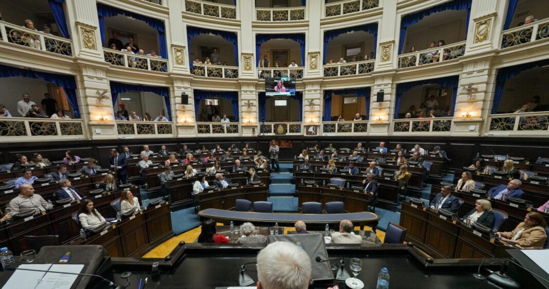 La Cámara de Diputados bonaerense será sede el próximo martes de una charla -debate sobre posibles herramientas para abordar el endeudamiento familiar. Todos los detalles.