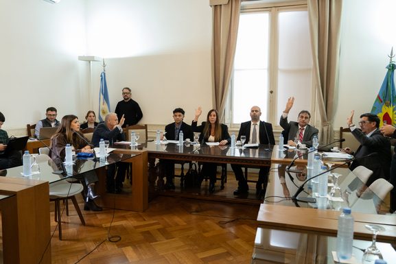La Legislatura agendó una nueva ronda de comisiones para definir el temario de la sesión en Diputados La Legislatura bonaerense agendó un total de nueve reuniones de comisiones para esta semana. La sesión en Diputados se llevaría a cabo el jueves 27.