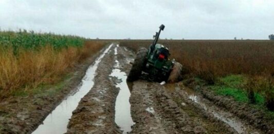 Productores bonaerenses alertaron por las malas condiciones de los caminos rurales y las consecuencias económicas que conlleva su intransitabilidad.