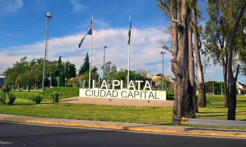 Leguizamón rechazó la propuesta de trasladar la capital bonaerense a Junín y reivindicó el rol histórico e institucional de La Plata.