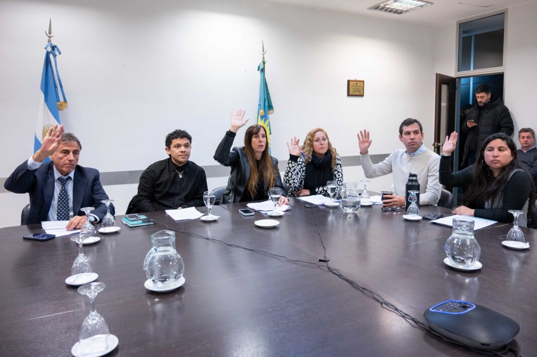 La comisión de Asuntos Constitucionales y Justicia de Diputados despachó proyectos que ingresarán al temario de la sesión de este jueves.