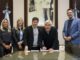Kicillof firmó convenios con más de 18 municipios para la compra de maquinarias El gobernador bonaerense, Axel Kicillof, y el titular del Banco Provincia, Juan Cuattromo, este lunes, firmaron convenios con municipios para la compra de bienes de capital.
