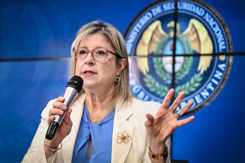 Alejandra Monteoliva extendió el programa para bloquear los celulares en las cárceles para que las provincias puedan adherirse.