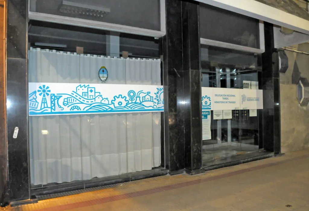 El organismo encargado de aplicar el Programa Puente al Empleo Formal sería, entre otros, el Ministerio de Trabajo de la provincia de Buenos Aires. 