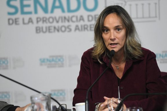 Galmarini llevó la interna por la reforma electoral a comisiones: cómo viene la rosca La senadora Malena Galmarini le detalló a sus pares de Reforma Política el resultado de la reunión con Bianco por el derrotero de los proyectos vinculados a las reglas electorales para 2027.