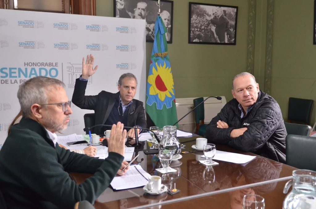 Rico Zini destacó la necesidad de avanzar hacia una administración pública con menos burocracia y más herramientas digitales.