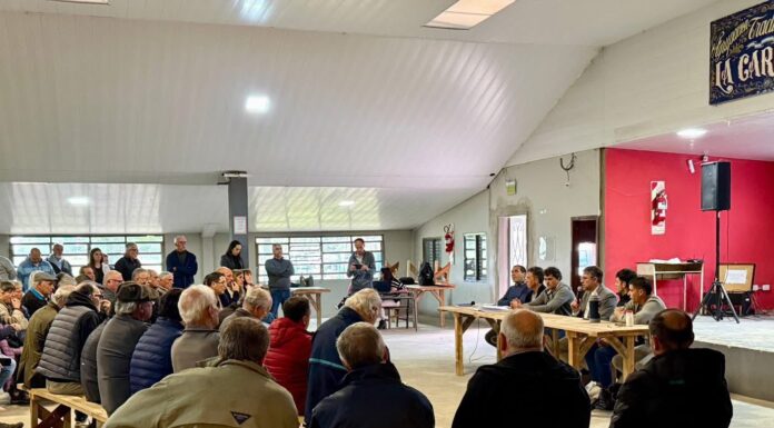 Magdalena: Hourcade permitió que los productores puedan decidir el uso de la tasa vial Magdalena puso en marcha un nuevo sistema para administrar los fondos de la tasa vial junto a los productores y mejorar los caminos rurales.