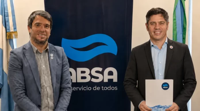 Senadores libertarios acorralan a Kicillof por las transferencias millonarias a ABSA La senadora libertaria, Analía Balaudo, pide explicaciones al gobernador Axel Kicillof por una transferencia millonaria de más de $7 mil millones a ABSA.