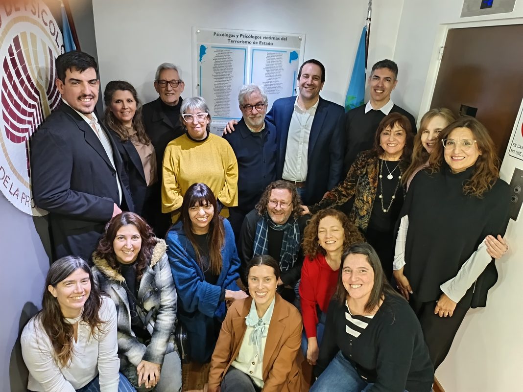El Colegio que nuclea a los psicólogos bonaerenses realizó un acto de homenaje en memoria de profesionales y estudiantes víctimas de la última dictadura cívico-militar.
