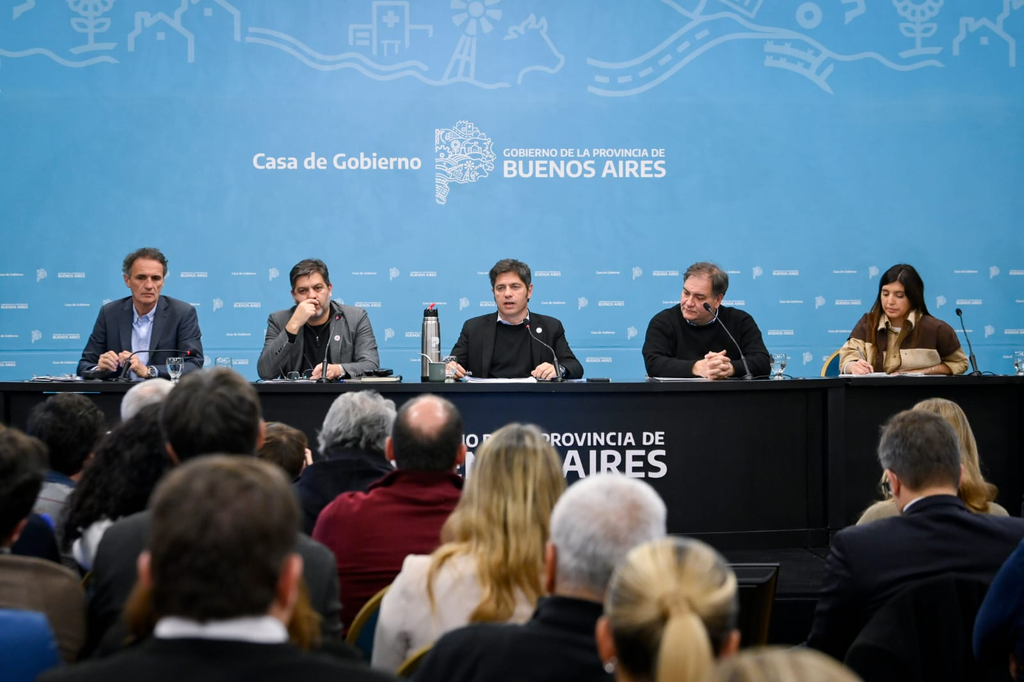 El gobernador bonaerense Axel Kicillof lanzó este miércoles una mesa interministerial para anticiparse a la llegada del Súper Niño.