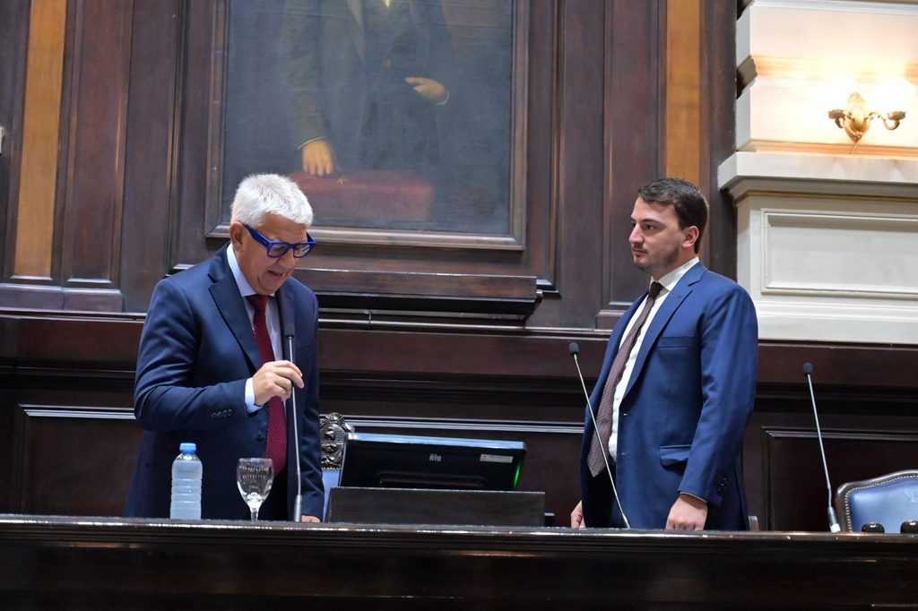 Agustín Romo fue desplazado de la titular de LLA, pero se convirtió en el nuevo Vicepresidente 3° de Diputados.