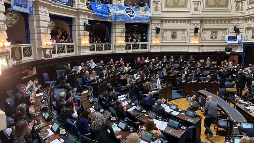 La Cámara de Diputados bonaerense despachó una batería de iniciativas sobre el Papa Francisco, como la creación de una localidad en La Matanza con su nombre.