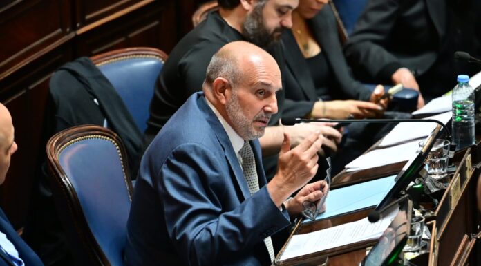 Guerrera sobre su ley contra la discriminación: “El insulto nunca es un buen camino, menos en democracia” El diputado bonaerense, Alexis Guerrera, salió con los tapones de punta a cruzar al Gobierno nacional de Javier Milei durante el tratamiento de la Ley de Antidiscriminación.