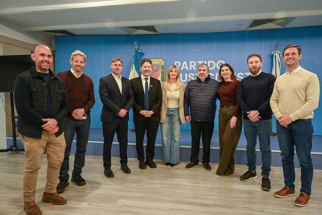 Tras cosechar foto con Máximo Kirchner, la Liga de Intendentes Peronistas se reunió este viernes con el titular del bloque peronista en el Senado nacional, José Mayans.