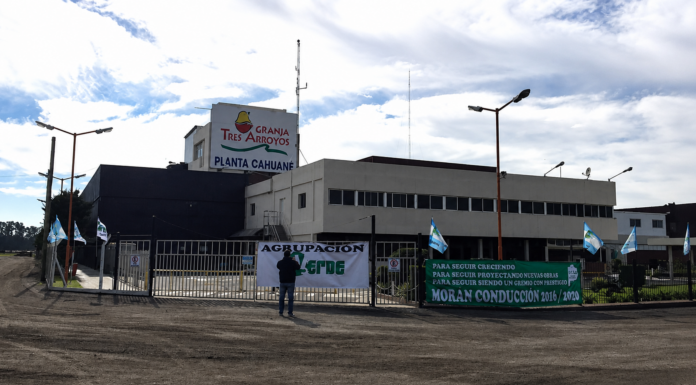 Granja Tres Arroyos paralizó la producción en la planta en Capitán Sarmiento Granja Tres Arroyos anunció el "cierre temporal" de la planta que funciona en Capitán Sarmiento y atribuyó la medida a "circunstancias de fuerza mayor".