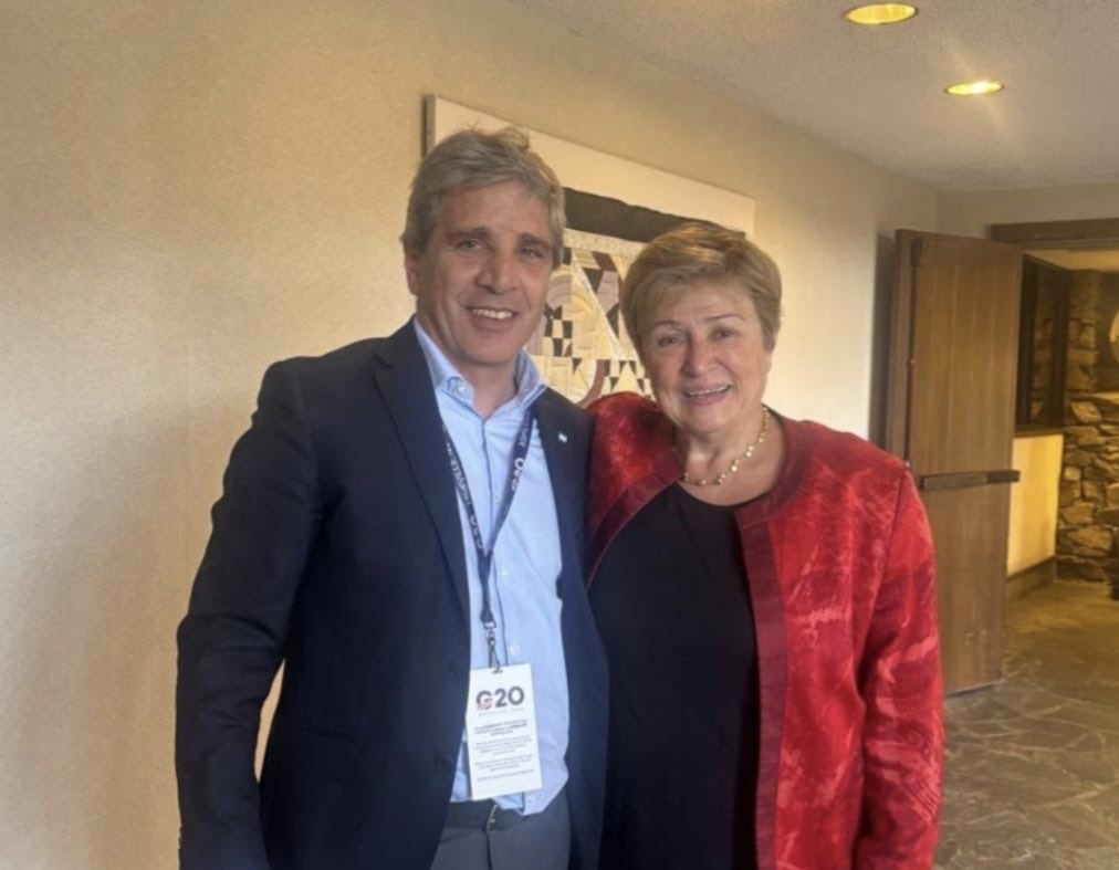 Tras la cumbre de ministros del G20, Caputo mantuvo un encuentro con la directora gerente del FMI, Kristalina Georgieva.