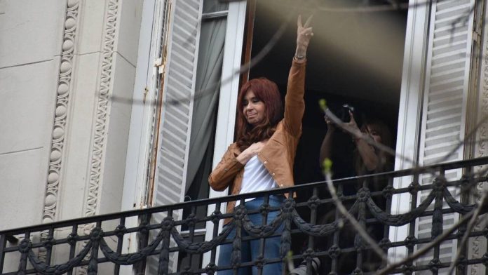 Cristina Kirchner acompañará desde el balcón de San José 1111 el acto encabezado por Máximo Kirchner a cuatro años del intento de magnicidio.