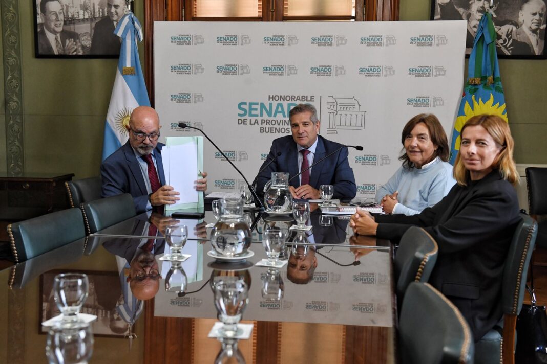 La comisión de Industria y Minería continuará con su visita a municipios con un viaje a la ciudad de Bahía Blanca, donde se encontrará con intendentes del sur provincial.
