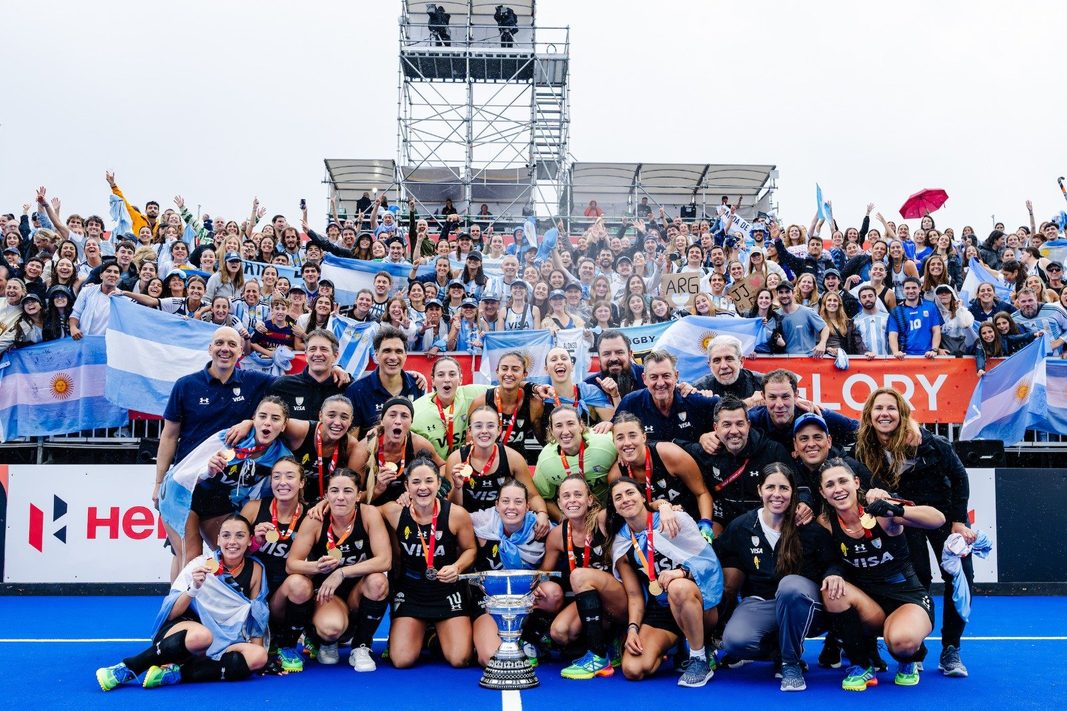 Diputados bonaerenses impulsaron proyectos de beneplácito y reconocimiento a Las Leonas que alcanzaron la tercera estrella mundial.