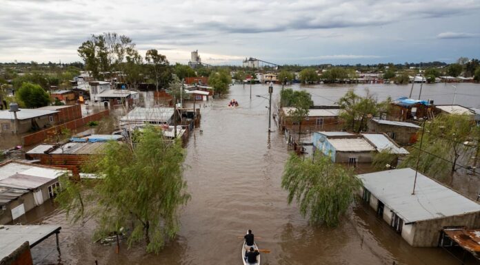 El massismo pide declarar la emergencia climática en la provincia ante la llegada del Súper Niño La senadora bonaerense, Malena Galmarini, pide declarar la emergencia climática en la provincia de Buenos Aires para la adopción de medidas ante la llegada del Súper Niño.