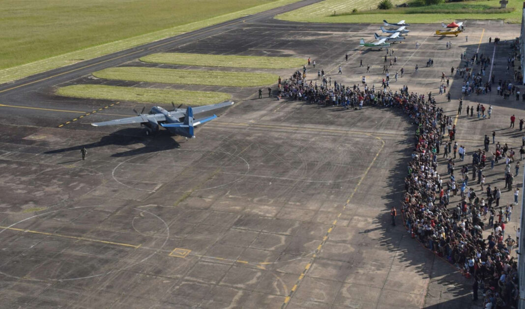 La Provincia pidió autorización de la Armada para repavimentar la pista de aterrizaje de Punta Indio y frenar así el cierre de la Base Aeronaval.
