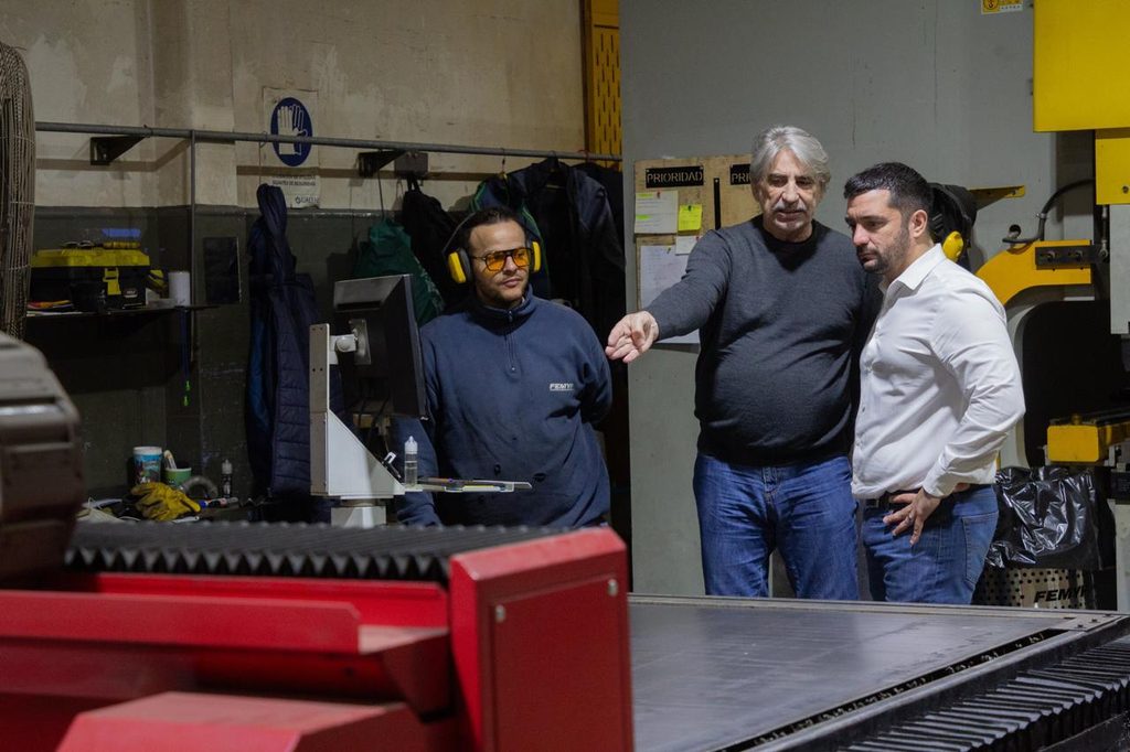 Con más de 30 años de experiencia, la firma FEMYP S.R.L. ubicada en Lanús Oeste se dedica a la instalación y mantenimiento de ascensores para edificios y empresas.