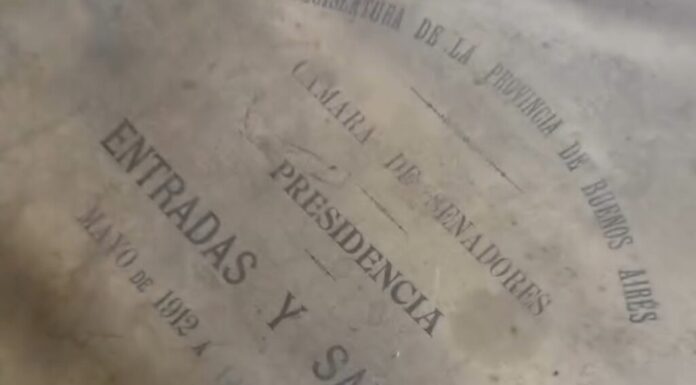 Un influencer compró un registro manuscrito del Senado bonaerense y busca devolverlo a la Legislatura Un creador de contenido de La Plata compró un registro manuscrito del Senado bonaerense de 1912 y busca devolverlo a la Legislatura.