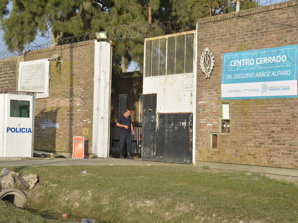 Instituto de menores Aráoz Alfaro Almafuerte y sede de niñez en la provincia de Buenos Aires. 