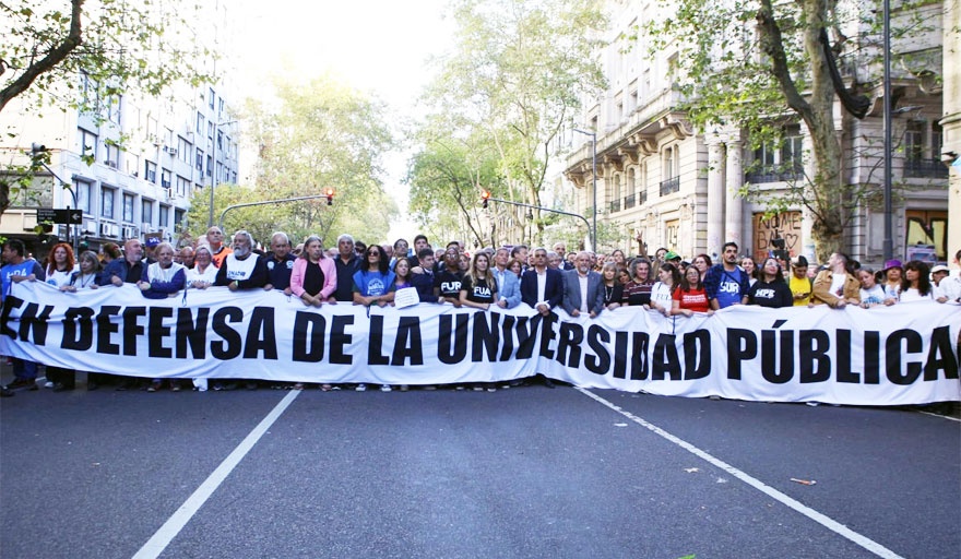 Docentes y no docentes vuelven a convocar un paro nacional y reclaman la plena aplicación de la Ley de Financiamiento Universitario. 