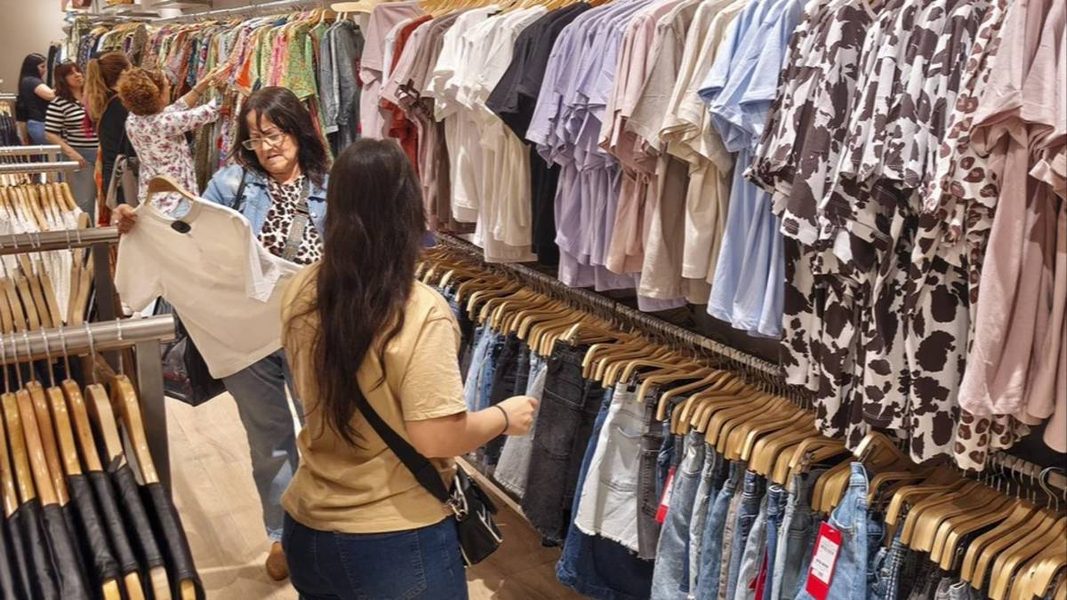 Las ventas minoristas de las pymes volvieron a registrar una variación negativa en agosto, de acuerdo con el relevamiento de la CAME.