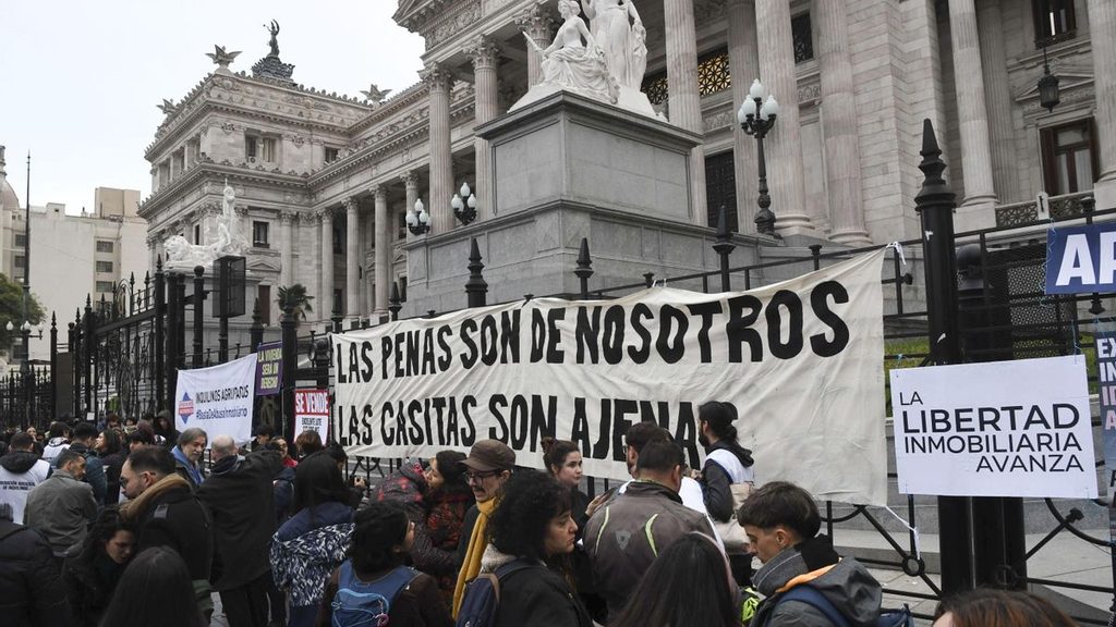 Macha volvió a presentar la ley para que inquilinos bonaerenses no deban costear los honorarios de las inmobiliarias. 