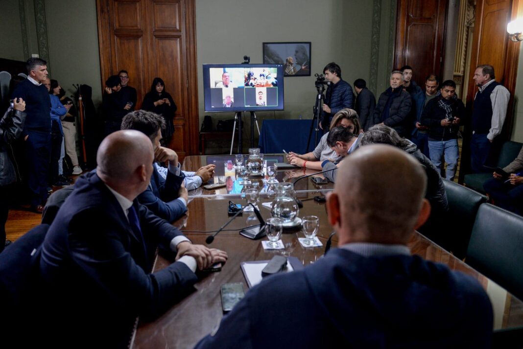 El Senado bonaerense activará este martes la comisión de Defensa de las Personas Usuarias y Consumidores, por la que deberán pasar los proyectos de sobreendeudamiento.