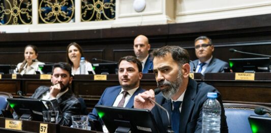Legisladores bonaerenses de La Libertad Avanza (LLA) salieron en fila a pegarle al gobernador Axel Kicillof por la suspensión del Régimen Penal Juvenil en la provincia de Buenos Aires.