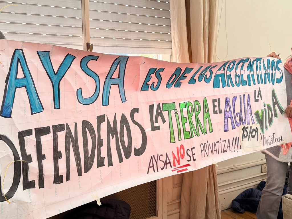 El legislador puso el foco en el rol sanitario de AySA y en los cerca de 8.000 puestos de trabajo vinculados a la empresa.