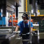 La actividad industrial tuvo su peor registro mensual de los últimos 16 meses El informe de actividad industrial del INDEC reflejó una baja interanual del 5% en julio. En paralelo, la construcción tambien tuvo una caída del 4,5%.