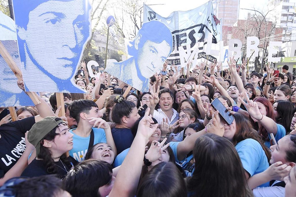 La Cámpora enfrenta al Ejecutivo de Kicillof luego de que Larroque le negara la movilidad a los estudiantes secundarios para la marcha por la Noche de los Lápices. 