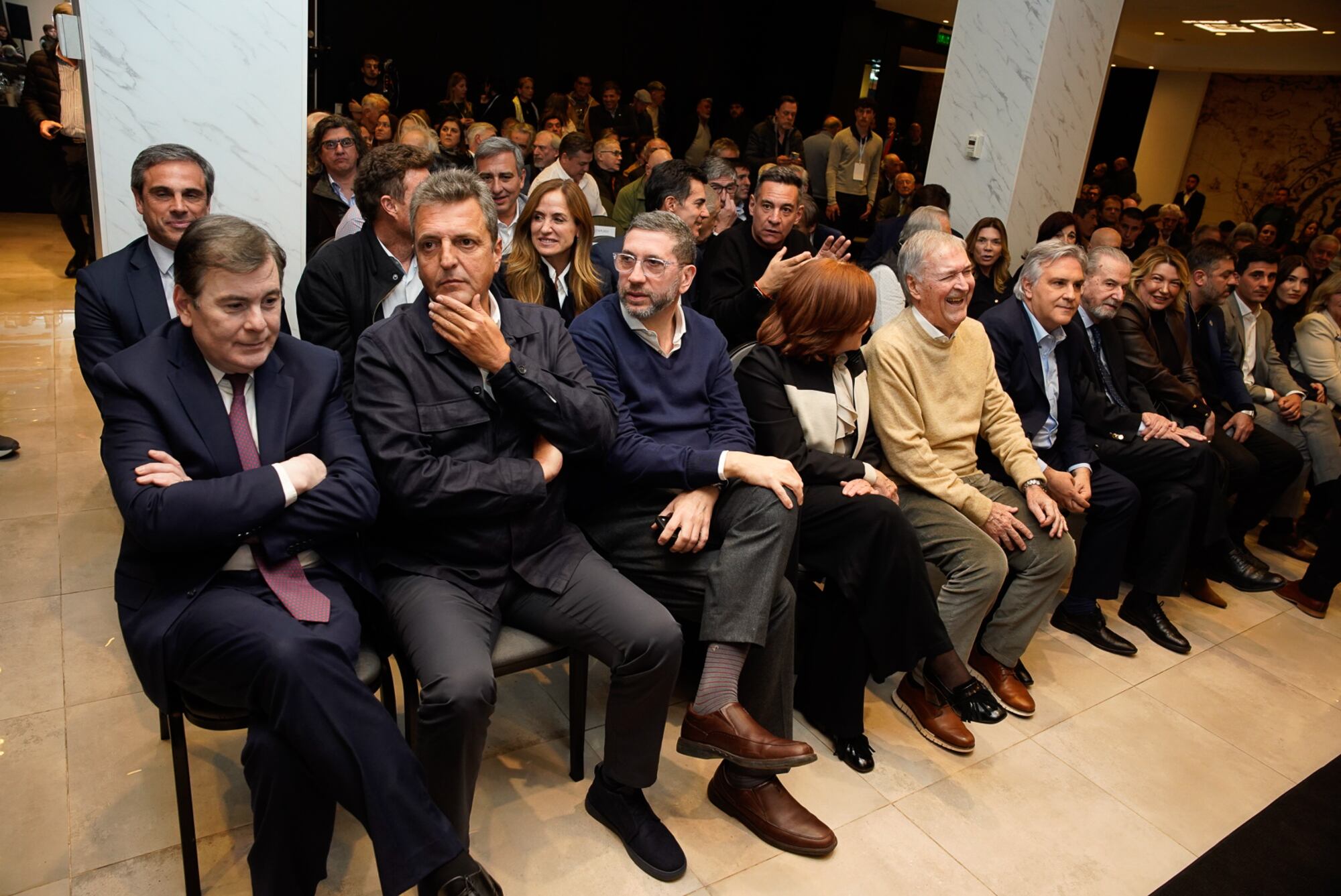 Sergio Massa se mostró con la Liga de Intendentes y volvió a ubicarse como articulador de la unidad peronista.