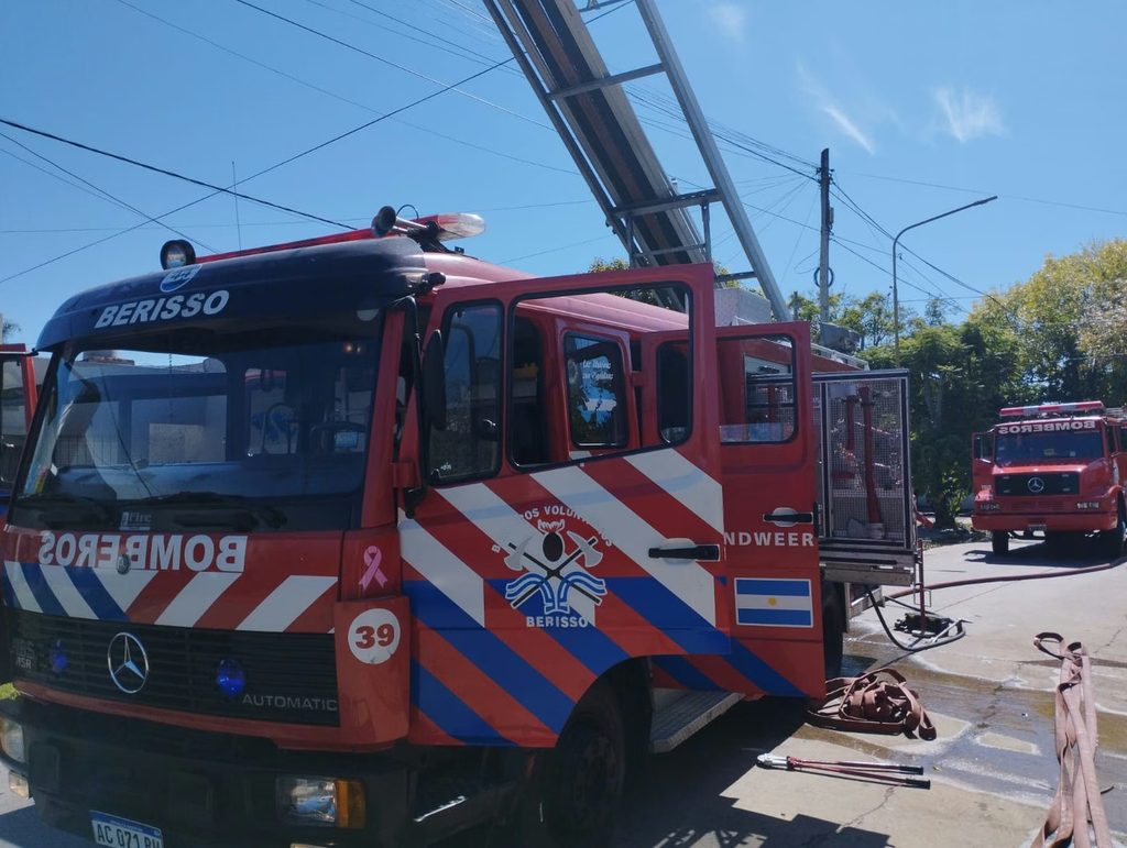 Distintos sectores de la oposición pidieron eliminar el costo de las licencias profesionales para personal policial, sanitario y bomberos voluntarios. 